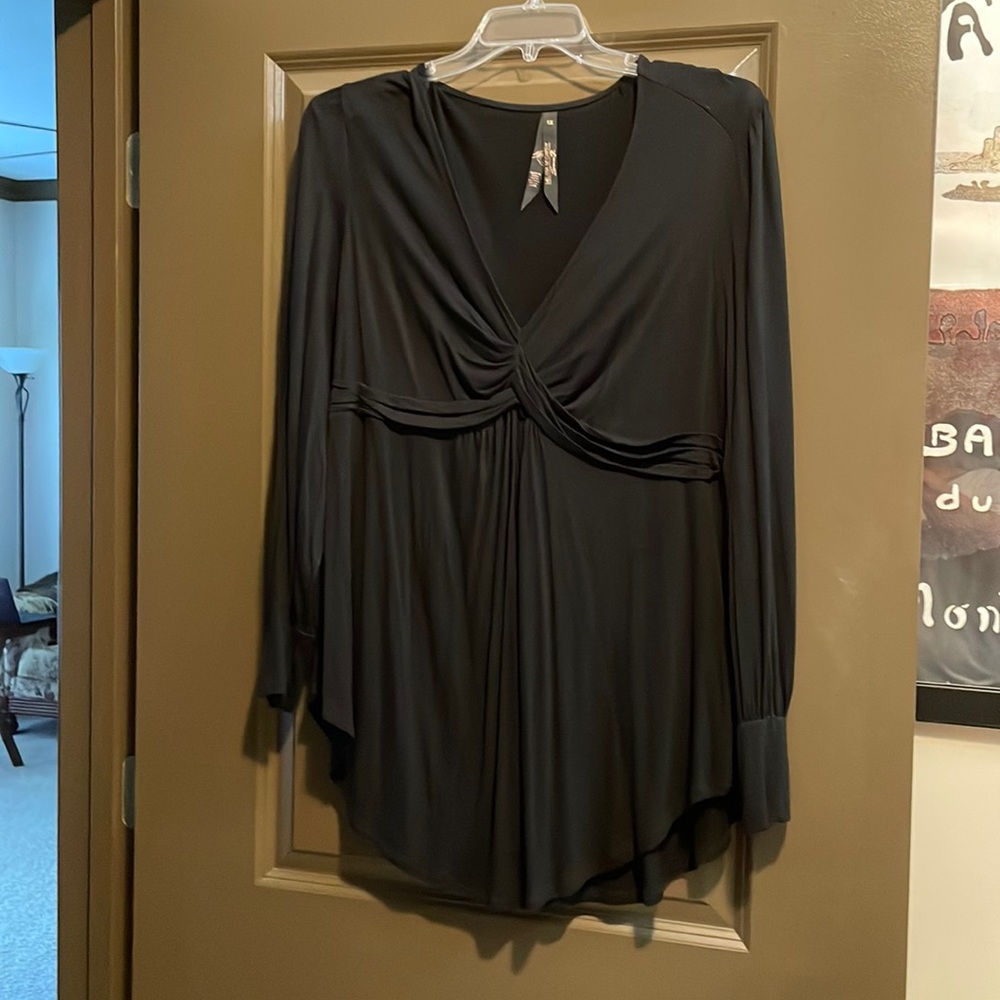 Black V-Neck Knit Blouse - 1X